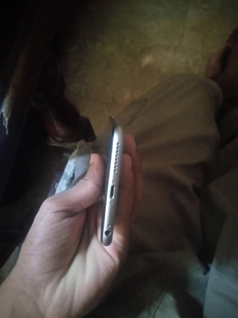Apple iPhone 6 Plus 2