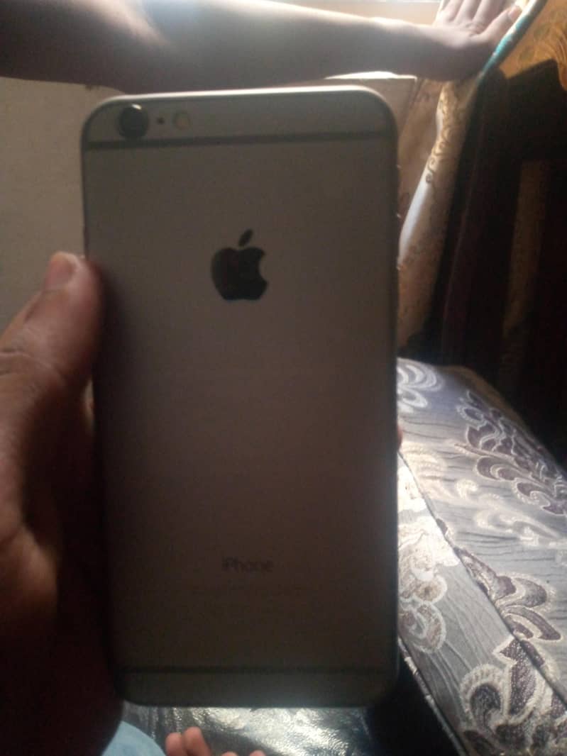 Apple iPhone 6 Plus 3