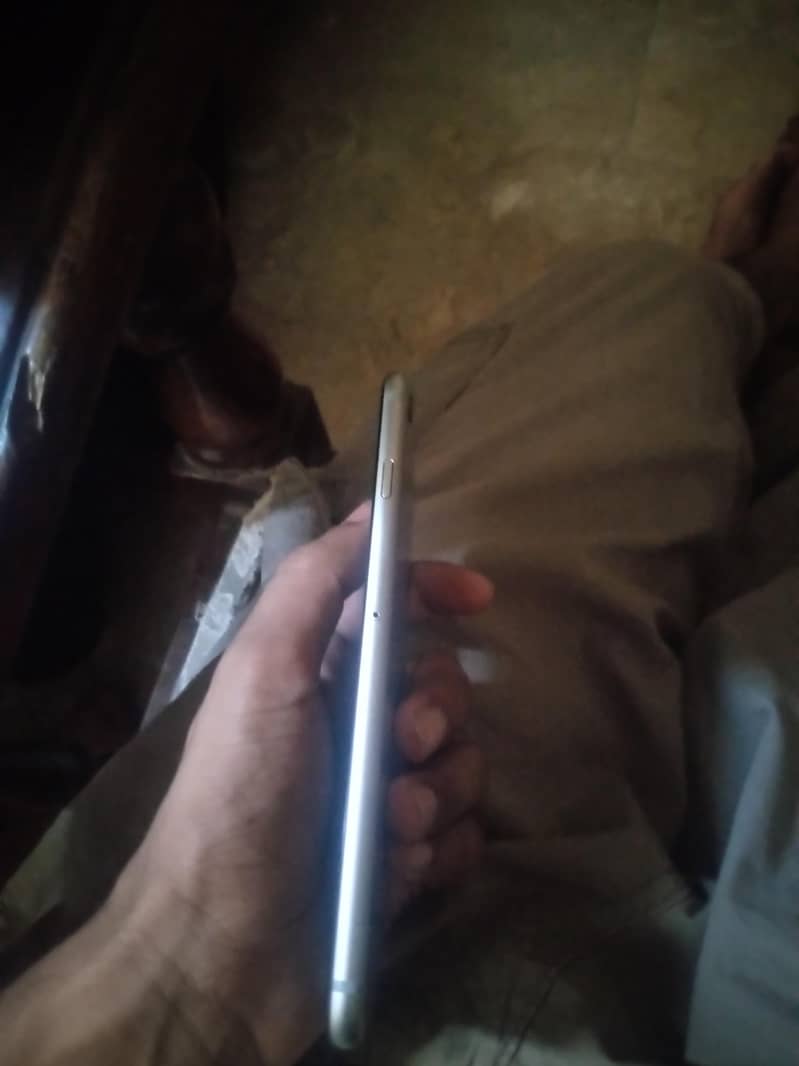 Apple iPhone 6 Plus 5