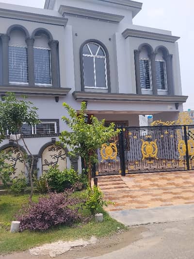 10 Marla brand new house for rent good location