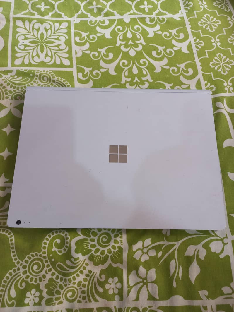 Microsoft Surface Book 0
