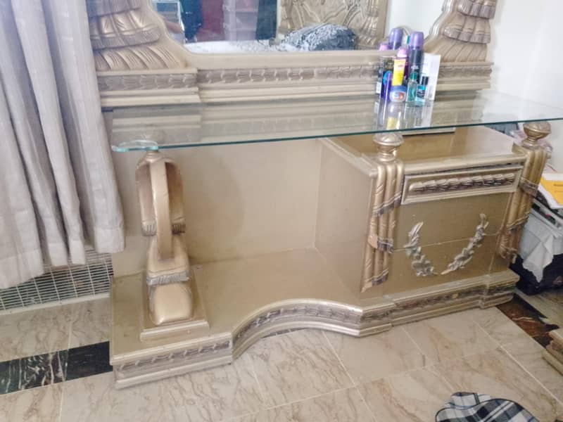 bed, dressing table and cupboard 1
