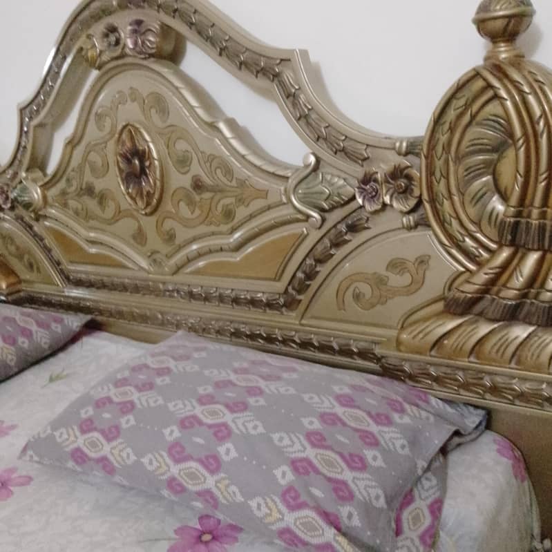bed, dressing table and cupboard 3