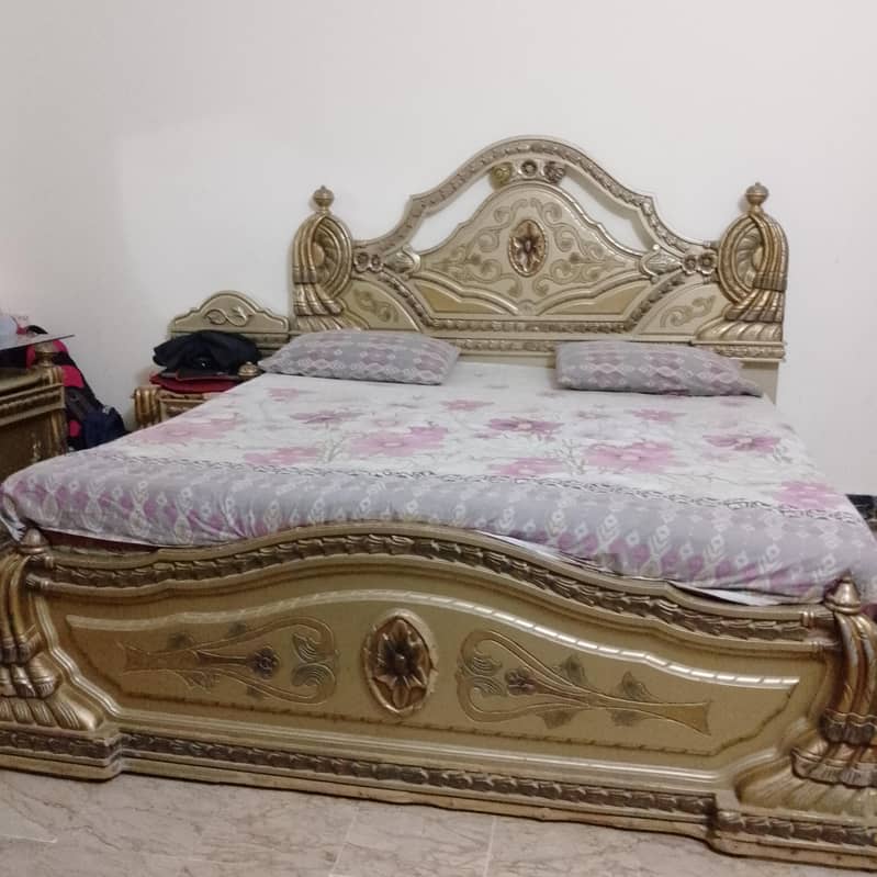 bed, dressing table and cupboard 4