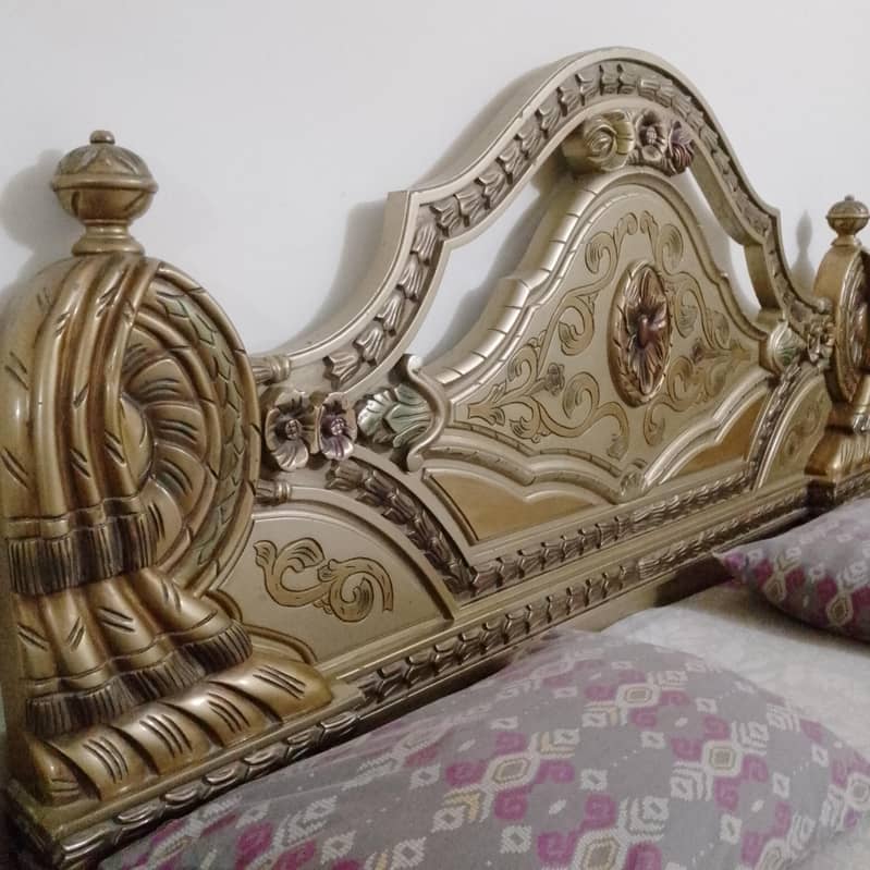 bed, dressing table and cupboard 6