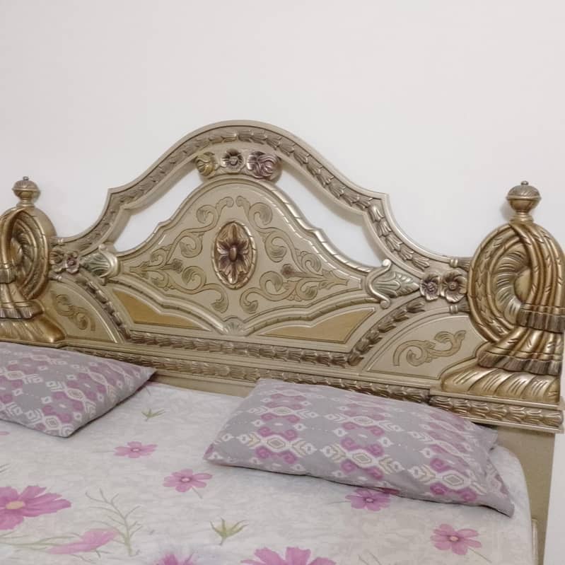 bed, dressing table and cupboard 7