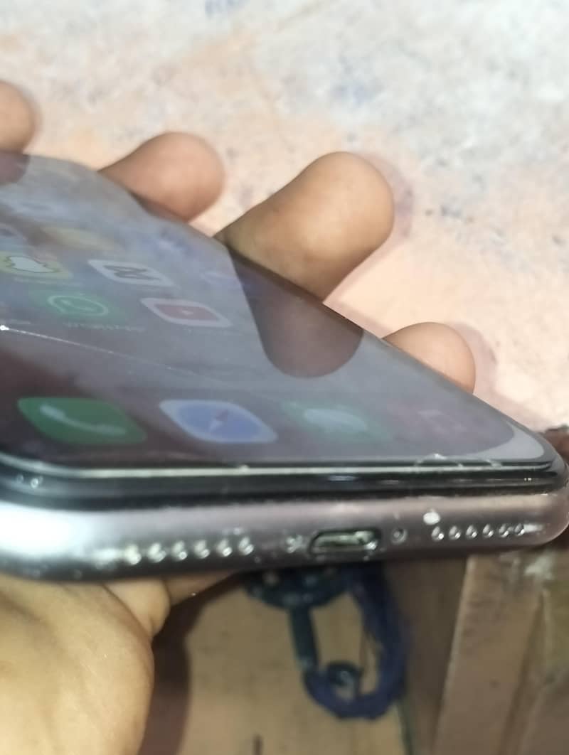 Apple iPhone 11 5