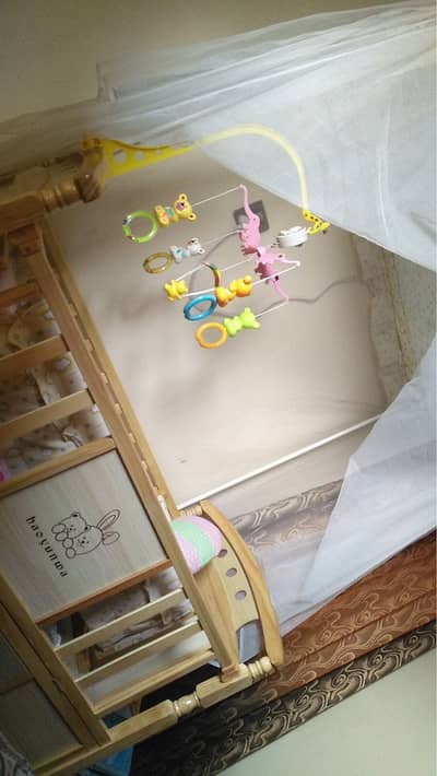 Baby crib/baby cot