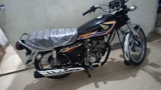 HONDA 125 MODEL 18 lush condition