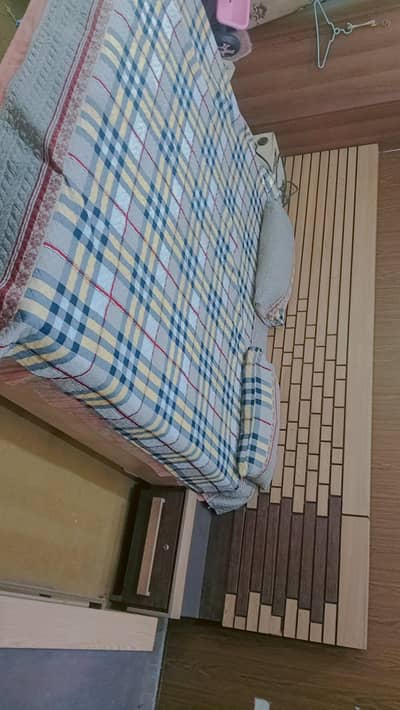 king size bed only 6 month ues