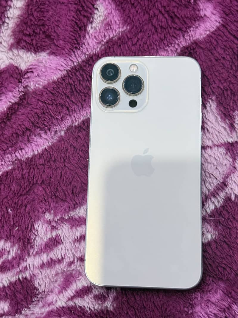 Apple iPhone 13 Pro Max 4