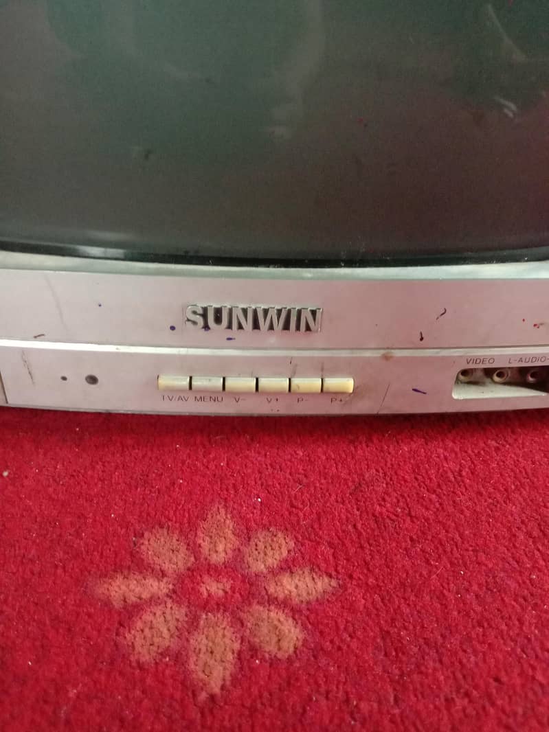 colour t. v 1
