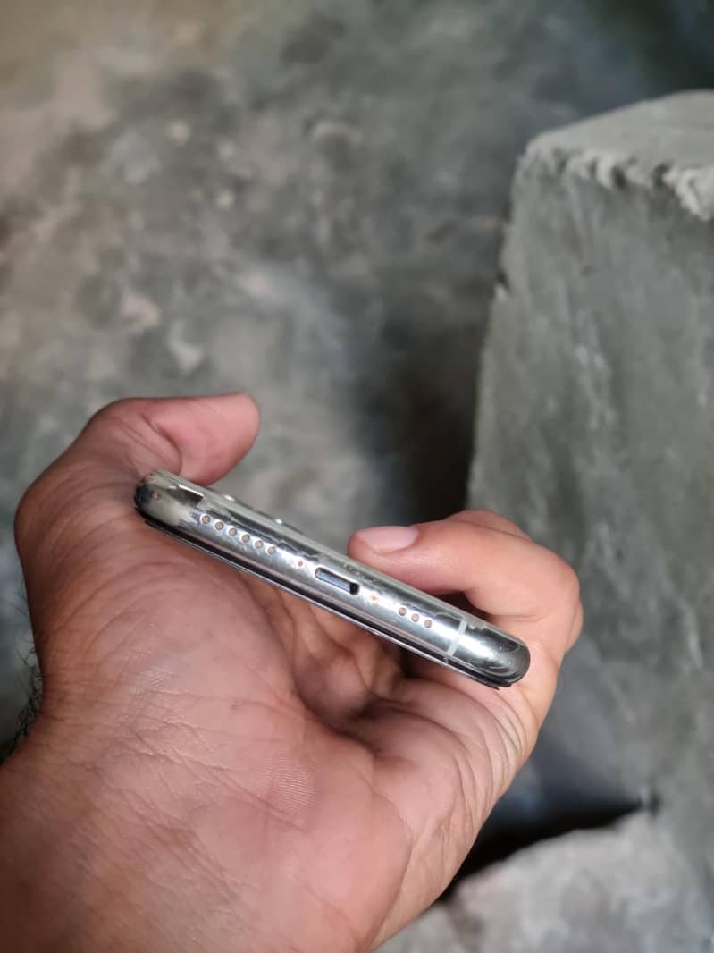 Apple iPhone 11 Pro 3
