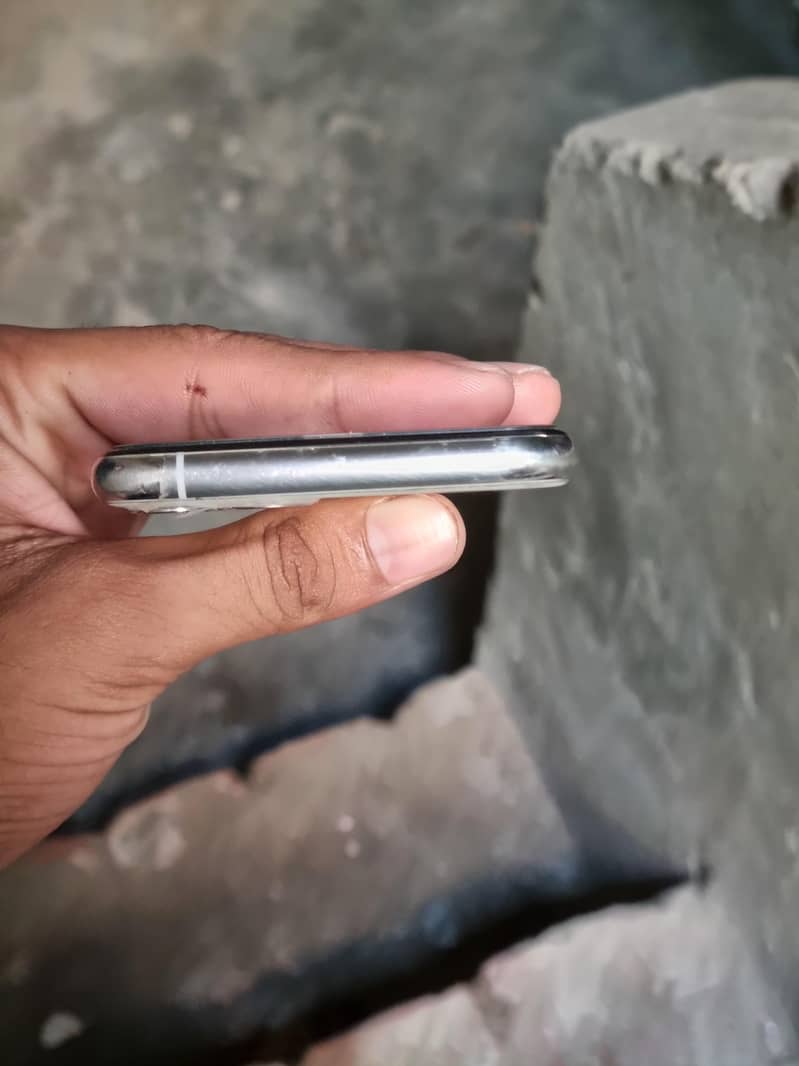 Apple iPhone 11 Pro 5
