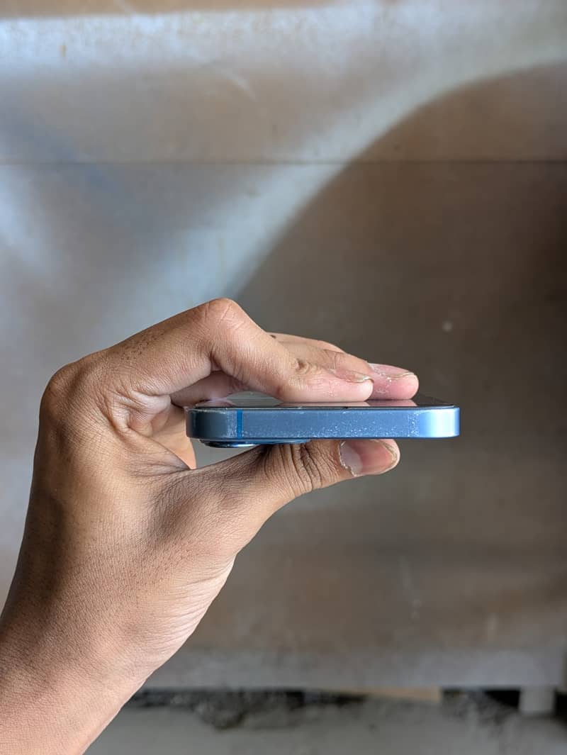 Apple iPhone 13 3