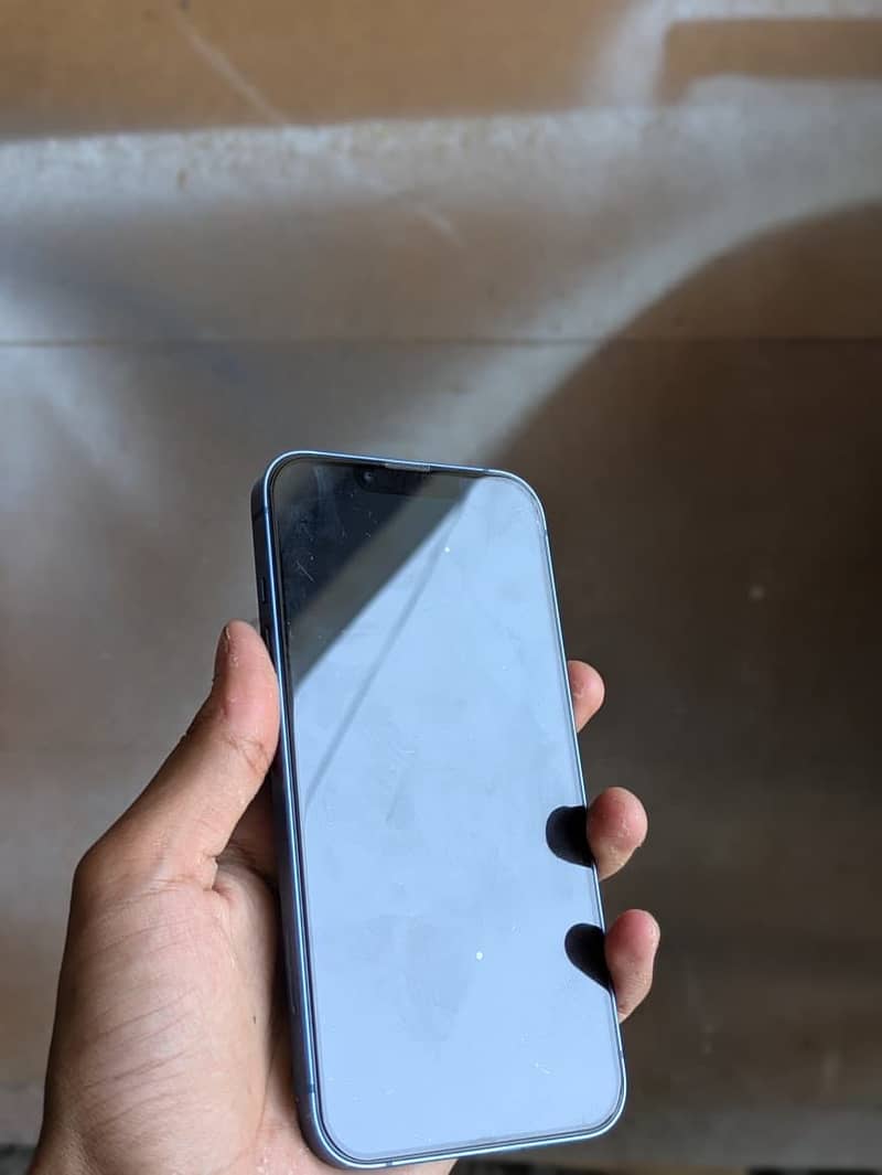 Apple iPhone 13 4