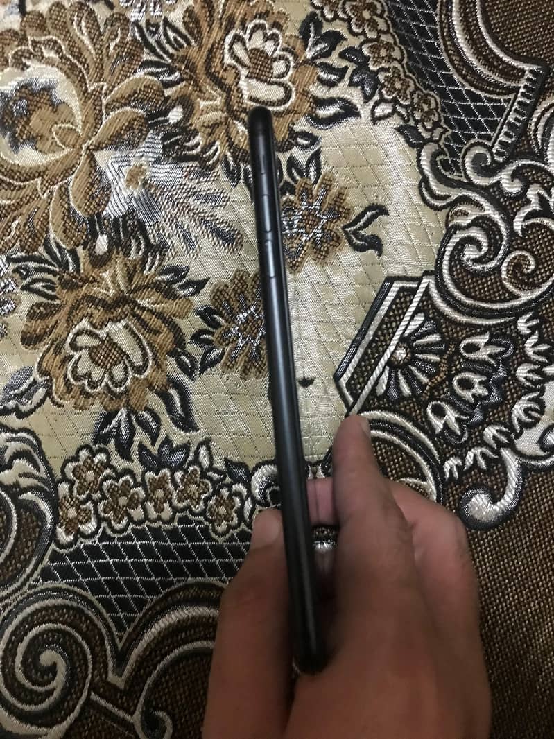 Apple iPhone 7 Plus 3