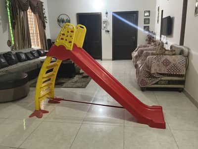 Gently used kids slide- excellent condition