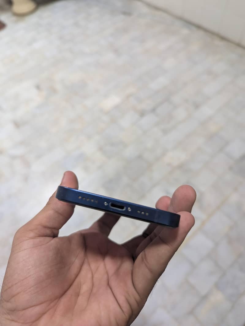 Apple iPhone 12 2