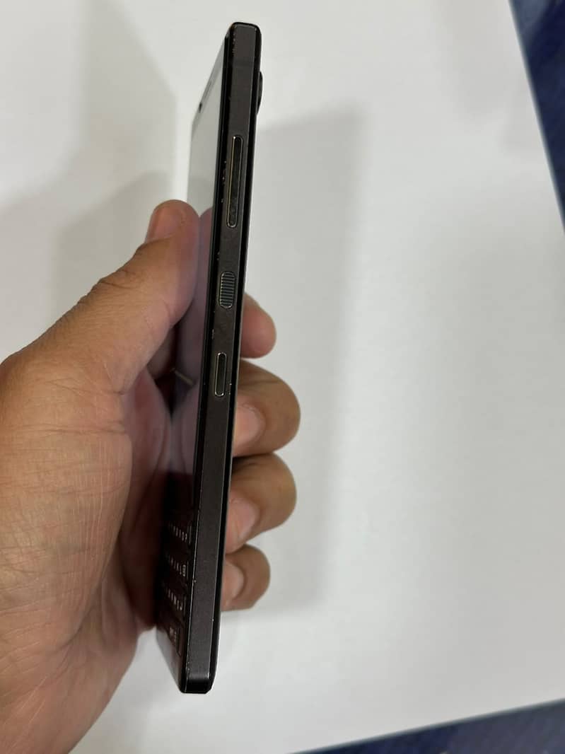 BlackBerry KEY2 3