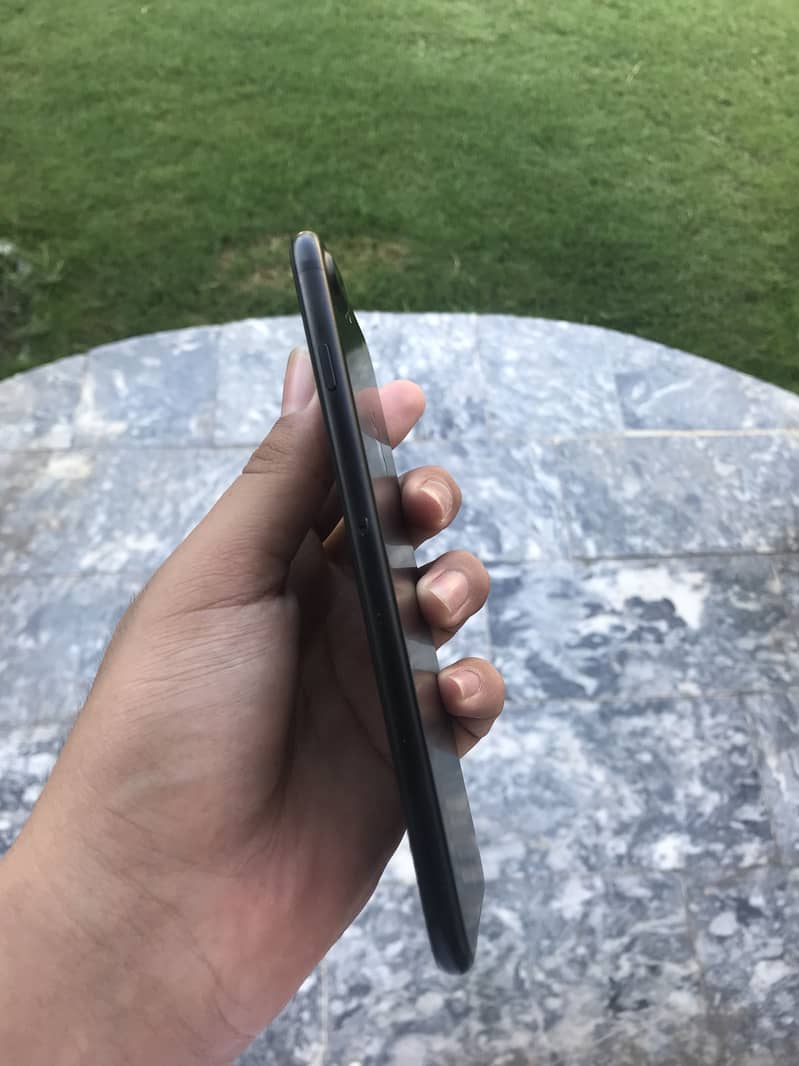 Apple iPhone 7 Plus 0