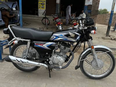 Honda CG 125/ 2025 model Open letter. Excellent condition 1 hand used.