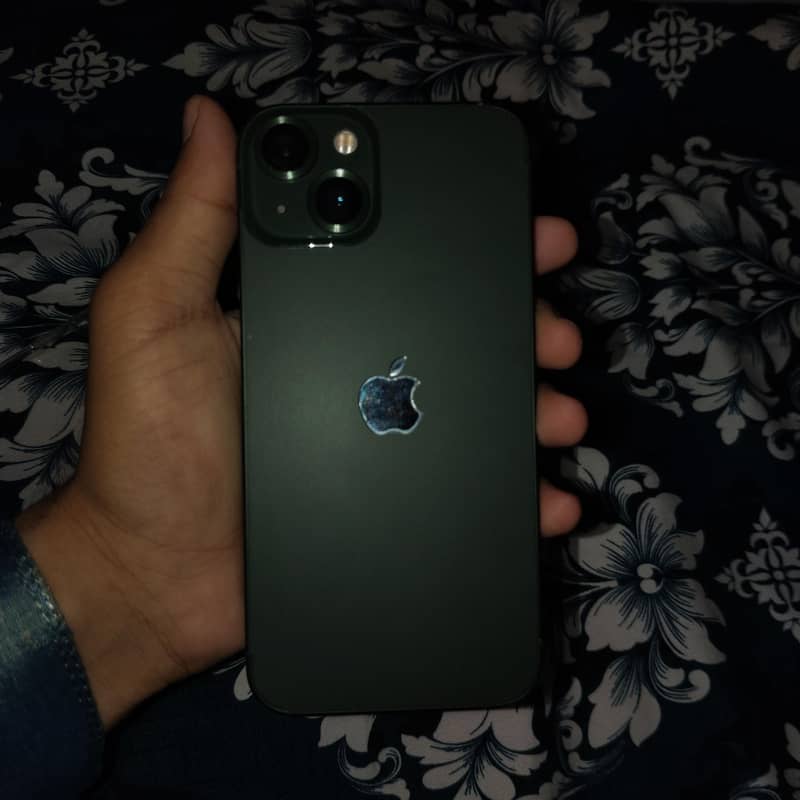 Apple iPhone 13 1