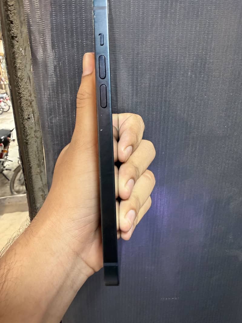 Apple iPhone 14 plus 3