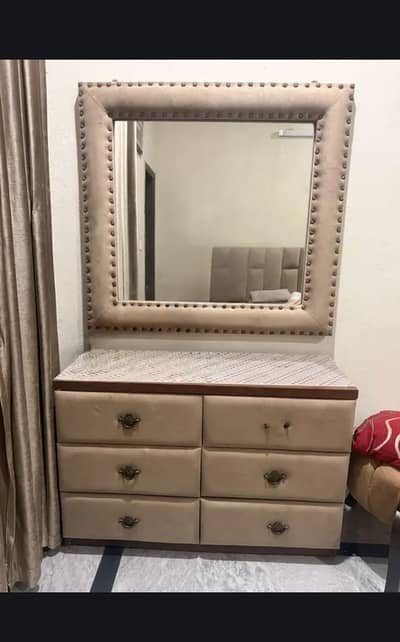 Bed Set with Dressing Table