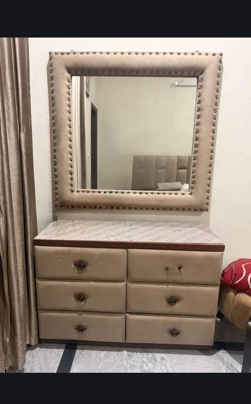 Bed Set with Dressing Table 0