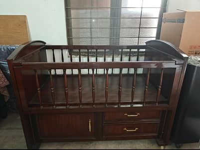 Baby Cot with Storage Drawers – Excellent Condition