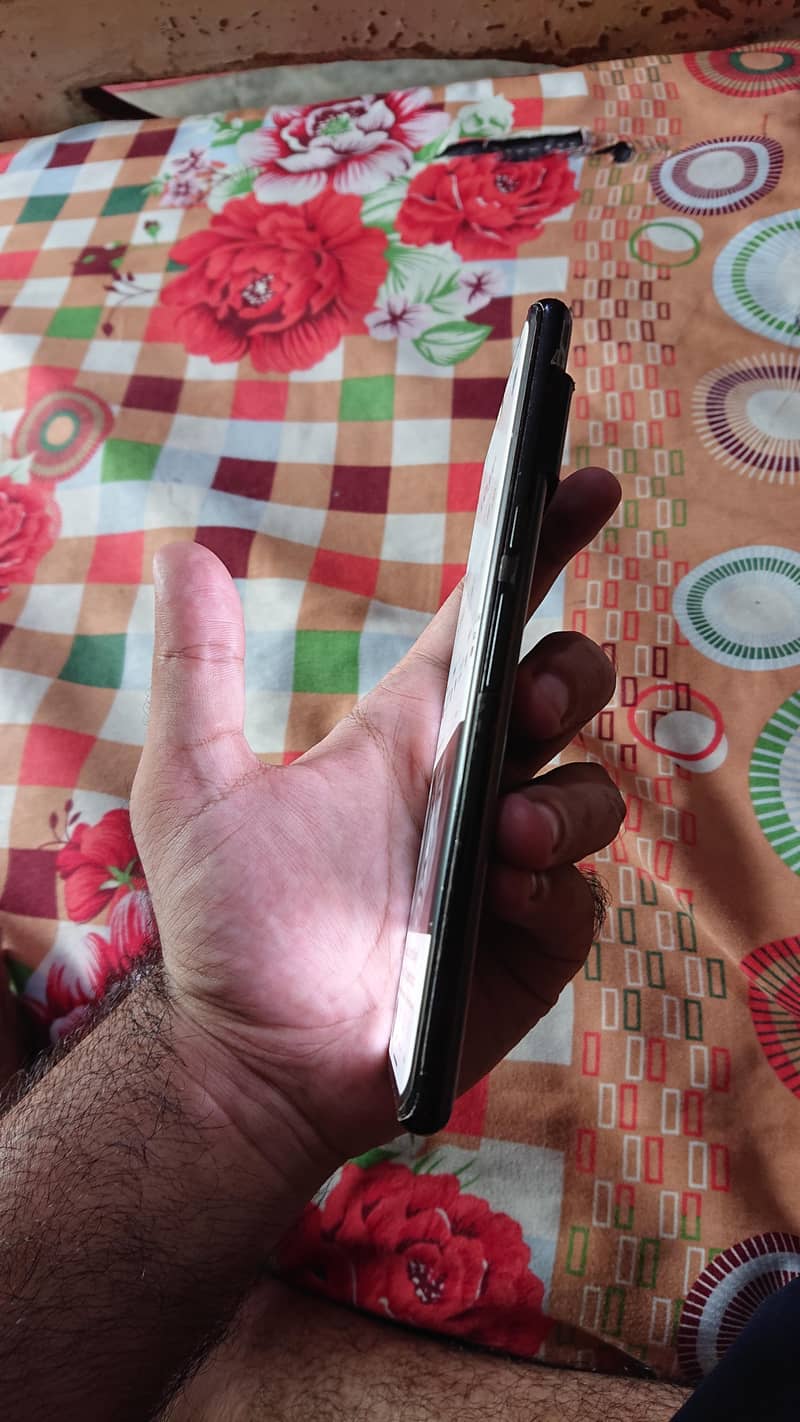 Google pixel 6 pro, prices are negotiable and read Ad plz 5