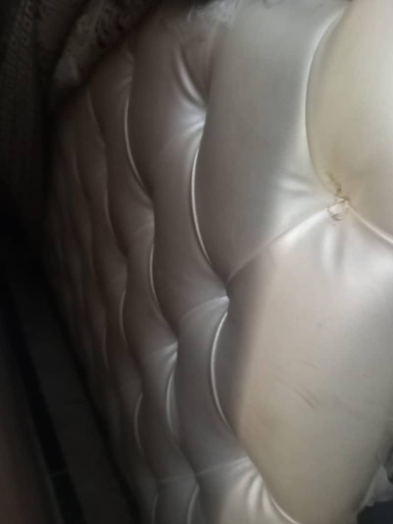 Master Bed with dressing table 2