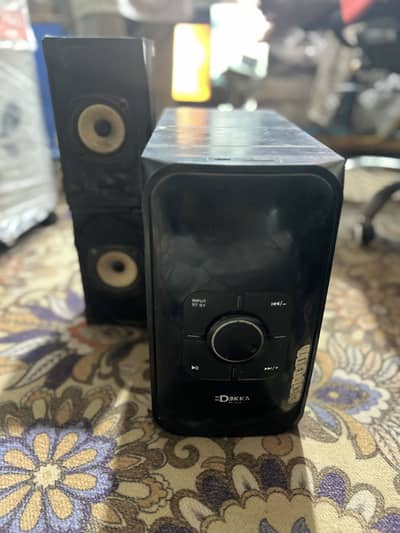 Digital setting speakers 10/10 condition used like new FSD
