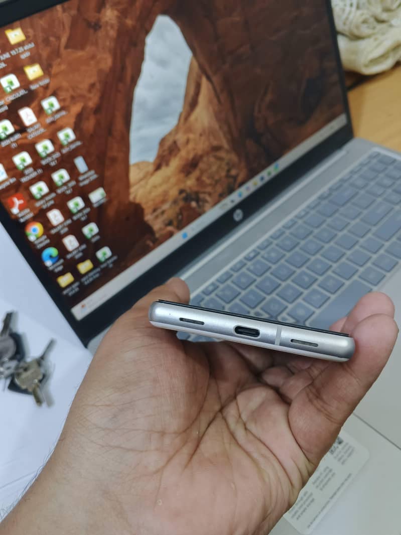 Google Pixel 7a 3