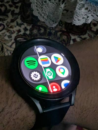 Samsung Galaxy Watch 5 pro (single white line on panel)