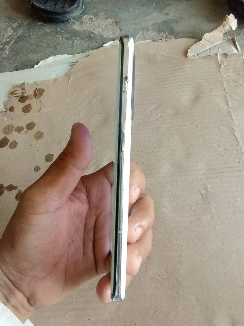 One Plus 10 Pro 4