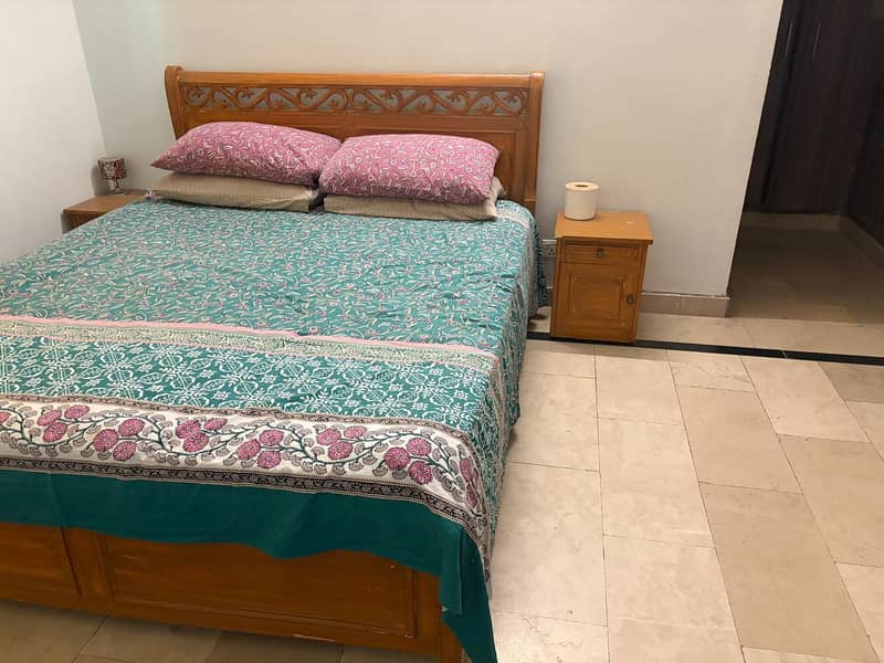 Queen size double. bed 1