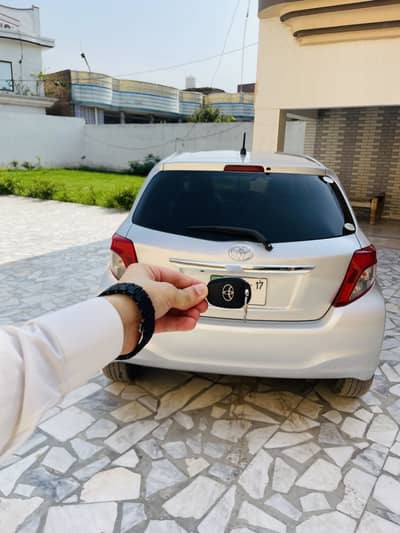 Toyota Vitz 2013