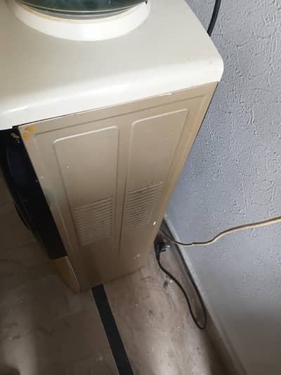 TCL  Water Dispenser