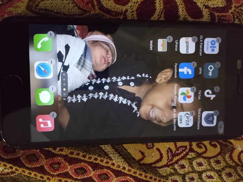 Apple iPhone 7 Plus 0