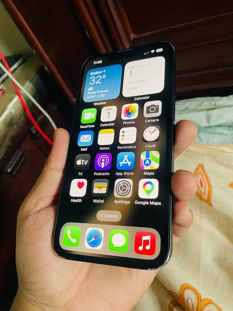 Apple iPhone 13 2