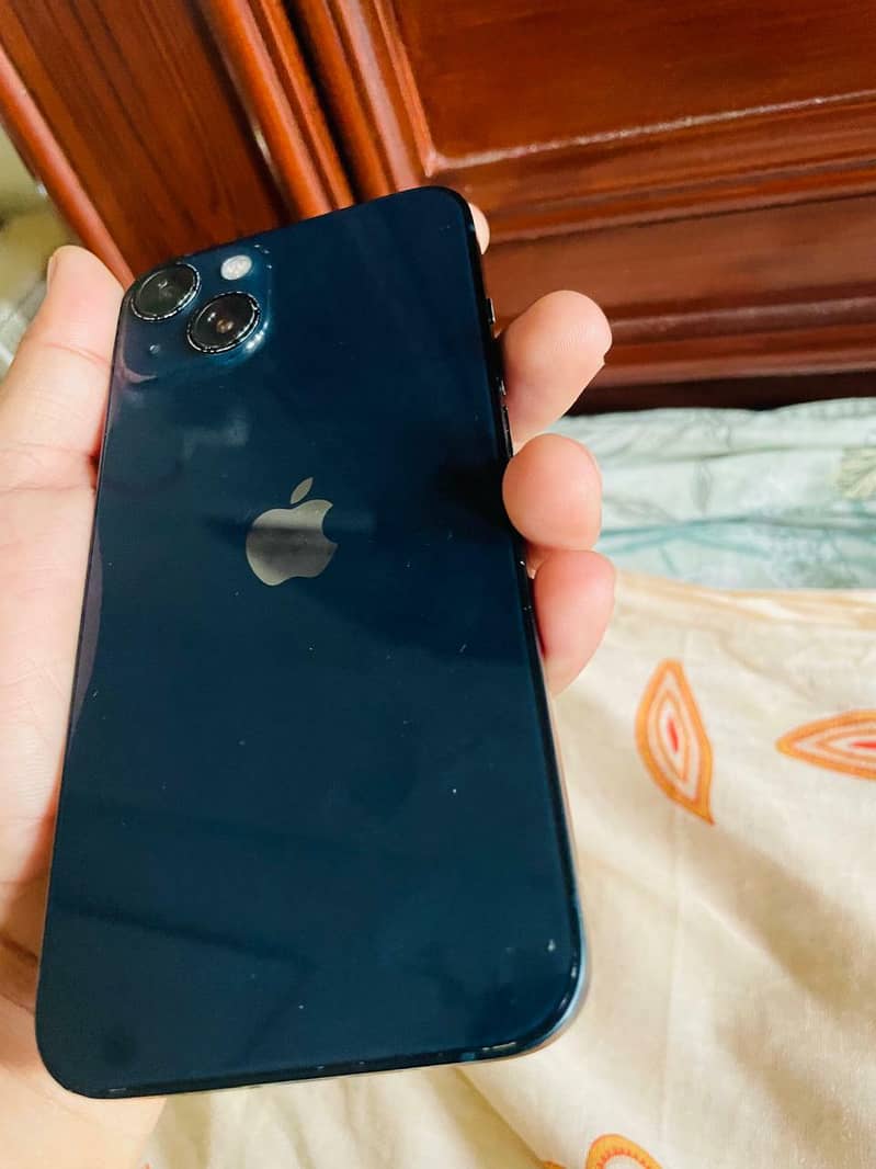 Apple iPhone 13 6