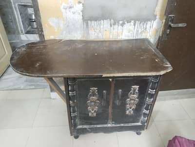 Istri Stand for Sale