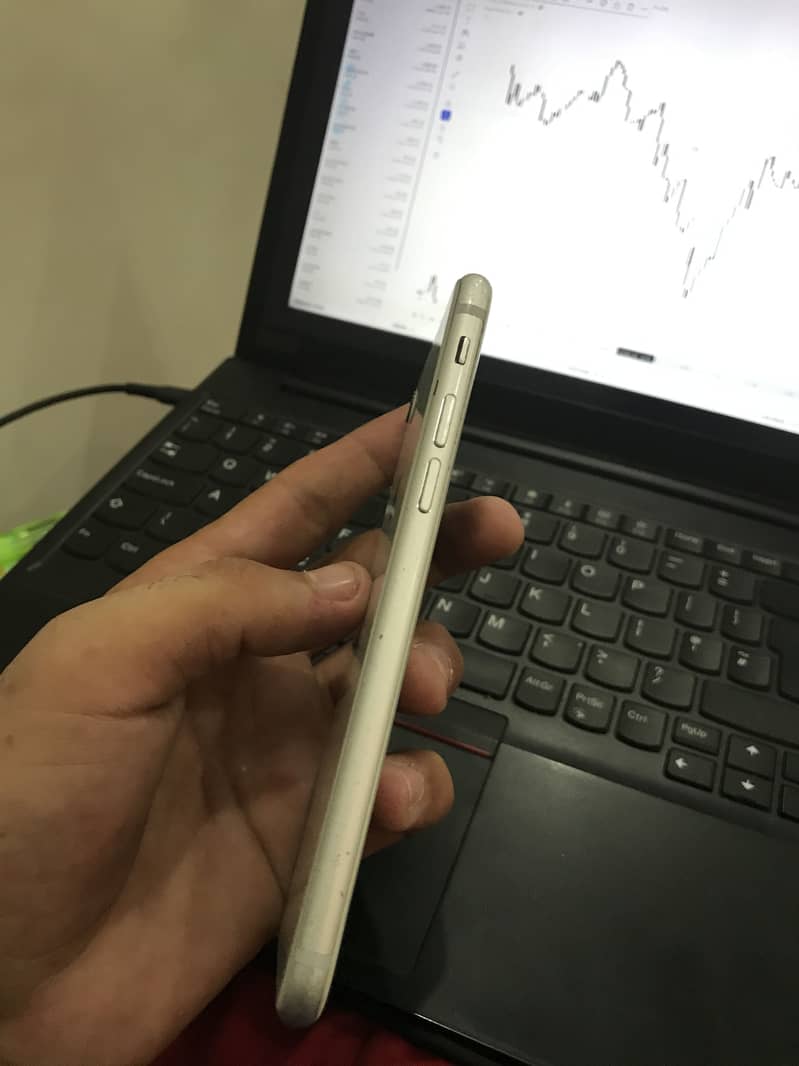 Apple iPhone 8 2