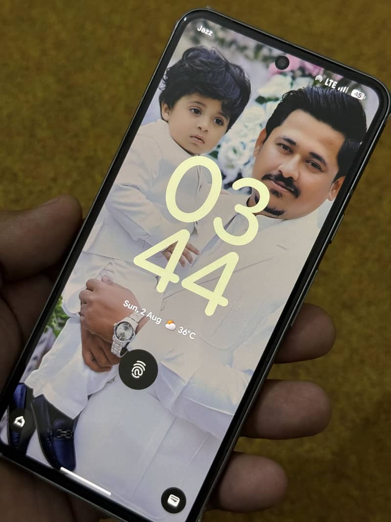 Google Pixel 8 3