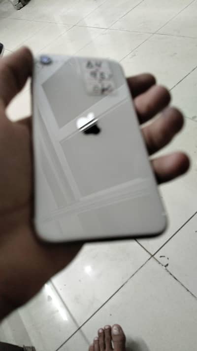 Apple iPhone SE