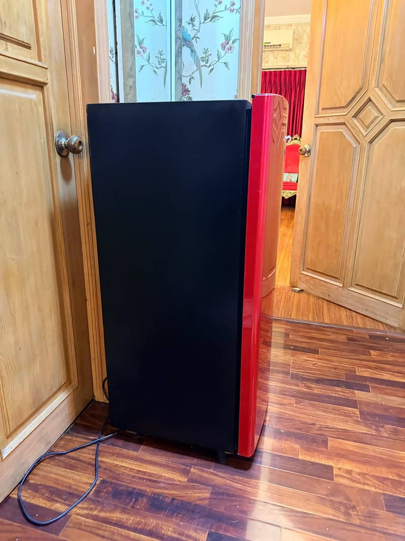 mini fridge 2
