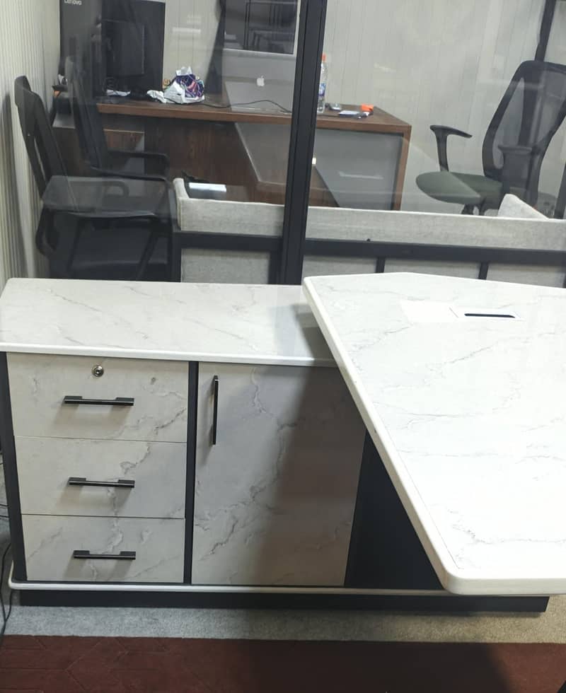 Office Table 0