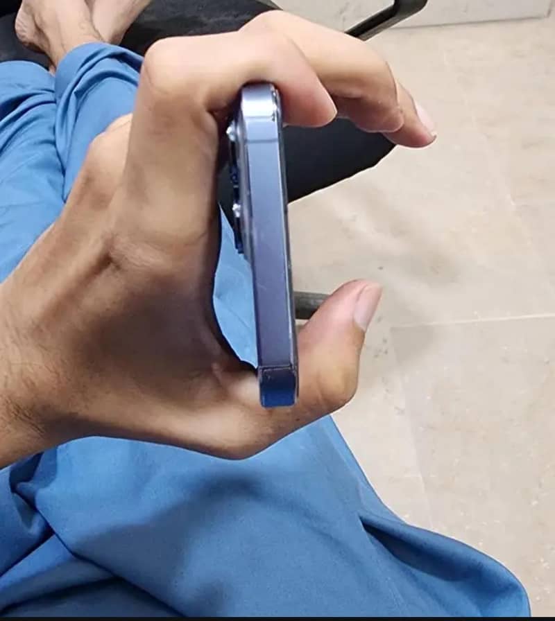 Apple iPhone 13 Pro 3